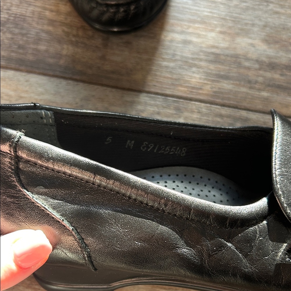SAS Women's Black Leather Slip-On Penny Loafers - Picture 2 of 3